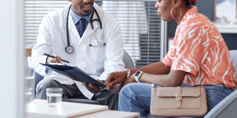 Black woman talking with a black doctor | How does anxiety medication work